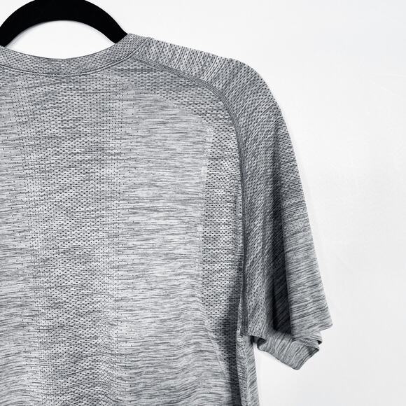 Lululemon Mens Medium M Gray Slate White Metal Vent Tech Short Sleeve Shirt 2.0 - Picture 6 of 8